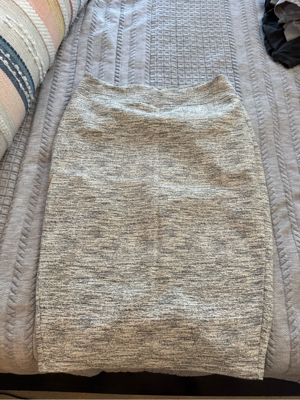 14th & Union Marled Light Gray Knit Pencil Skirt